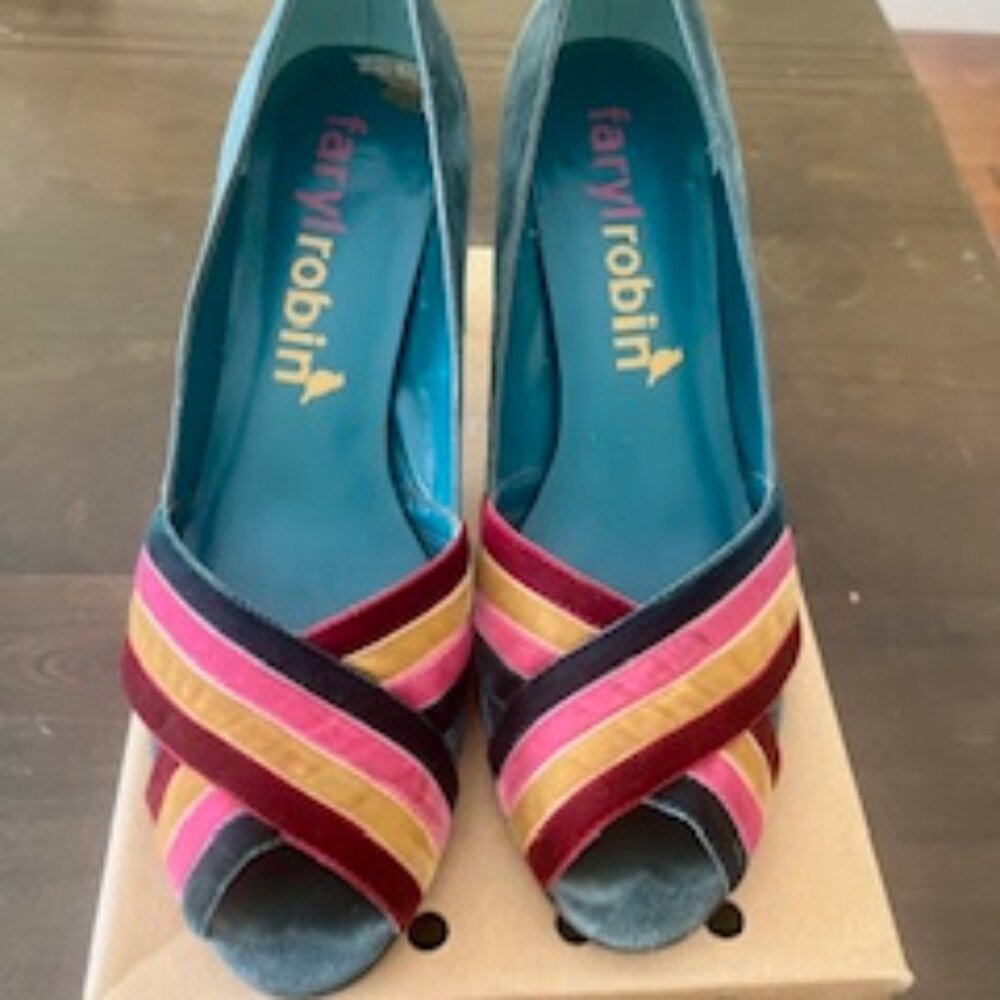 Farylrobin Suede Pump. Teal with Multi-Color Cross Fabric Open-Toe. Size 9M
